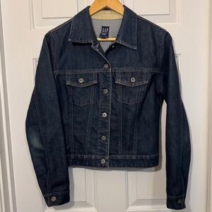 GAP Women's Denim Jean Jacket Dark Wash Button Up Size Medium